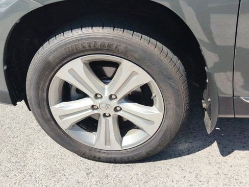 Used 2012 Toyota Highlander Limited w/ Tow Pkg AWD/4WD image 23