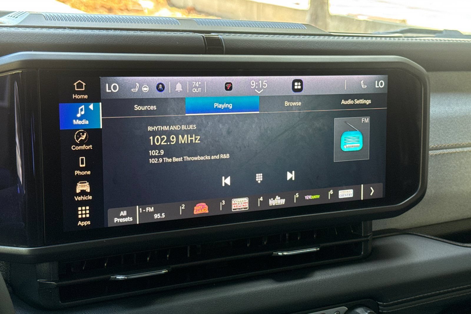 Used 2025 Jeep Wrangler Unlimited Sahara AWD/4WD image 18