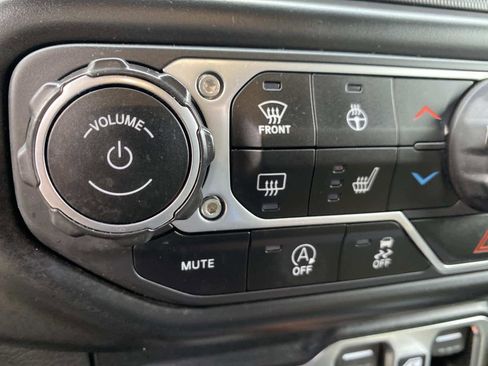 Certified 2021 Jeep Gladiator Mojave image 20