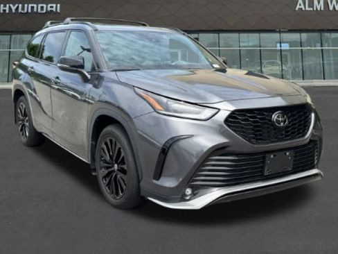 Certified 2024 Toyota Highlander XSE AWD/4WD image 15