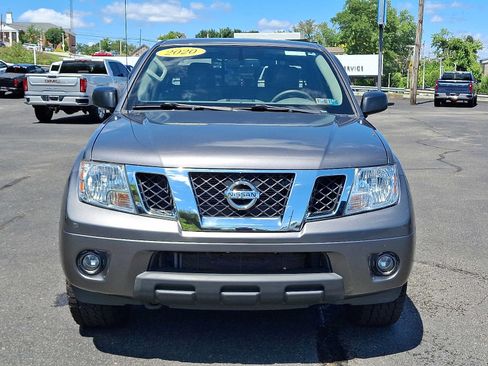 Used 2020 Nissan Frontier SV AWD/4WD image 2