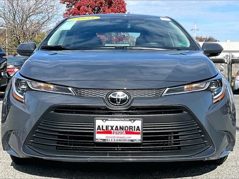 Used 2025 Toyota Corolla LE FWD image 3