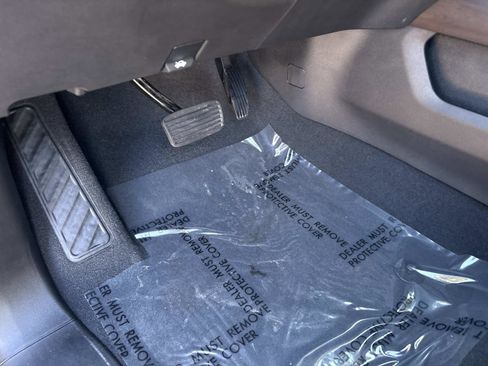 Used 2022 GMC Sierra 1500 SLT w/ SLT Premium Package image 17