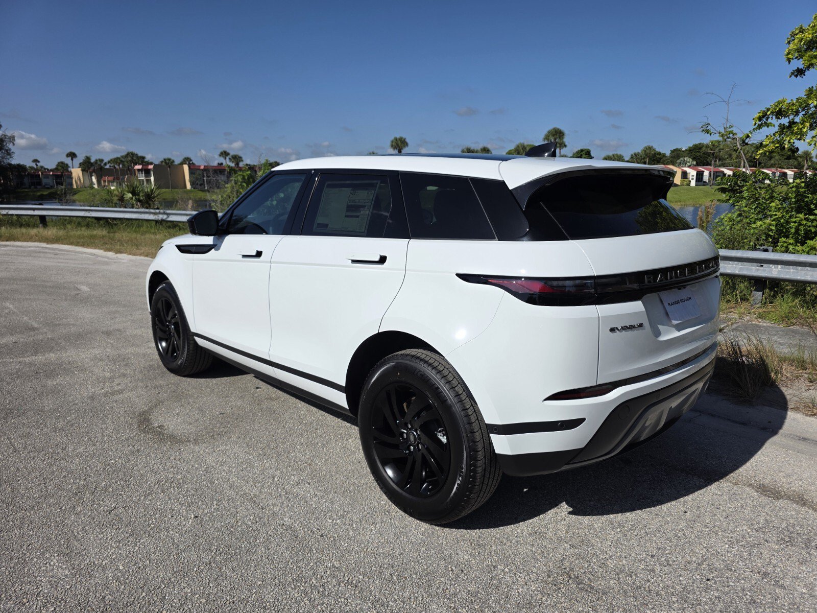 Used 2026 Land Rover Range Rover Evoque S AWD/4WD image 2