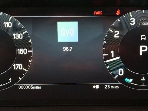 New 2025 Land Rover Discovery Sport S image 17