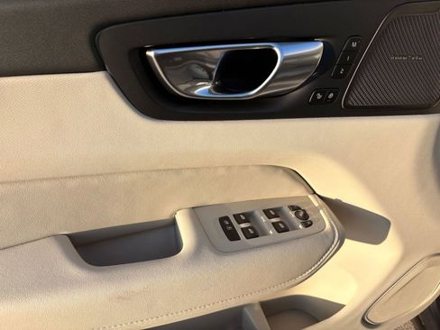 New 2026 Volvo XC60 B5 Ultra w/ Climate Package image 13