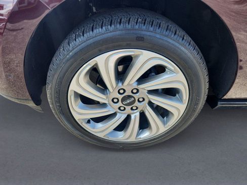 Used 2024 Lincoln Navigator Premiere AWD/4WD image 9