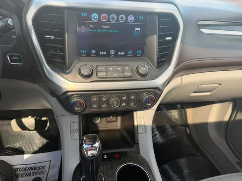 Used 2017 GMC Acadia SLT AWD/4WD image 10