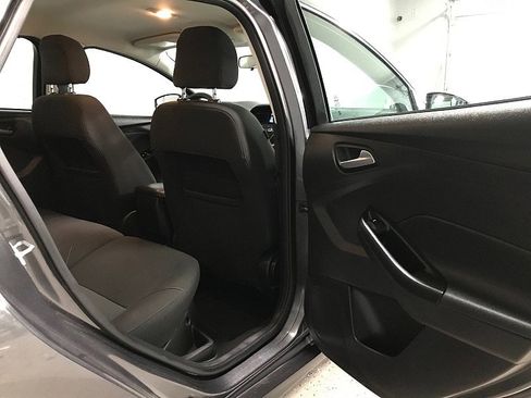 Used 2017 Ford Focus SE image 18