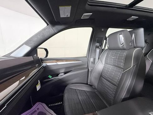 Certified 2026 Cadillac Escalade Platinum Sport AWD/4WD image 19