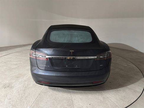 Used 2016 Tesla Model S 70 image 22