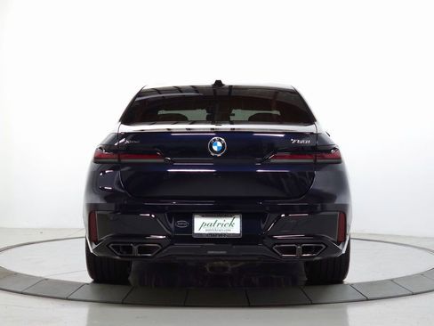 Used 2023 BMW 760i xDrive image 7