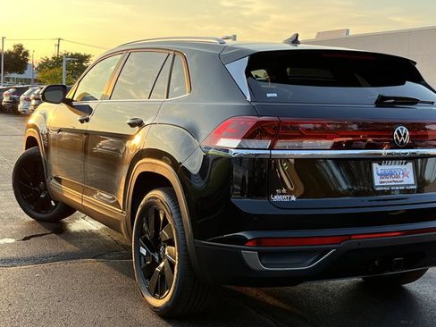 New 2026 Volkswagen Atlas Cross Sport SE image 17