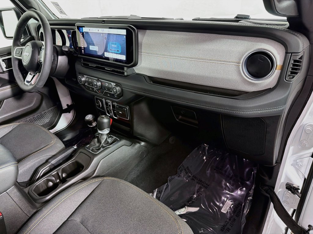 Used 2026 Jeep Wrangler Unlimited Sahara AWD/4WD image 28
