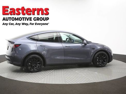 Used 2022 Tesla Model Y Long Range AWD/4WD image 38
