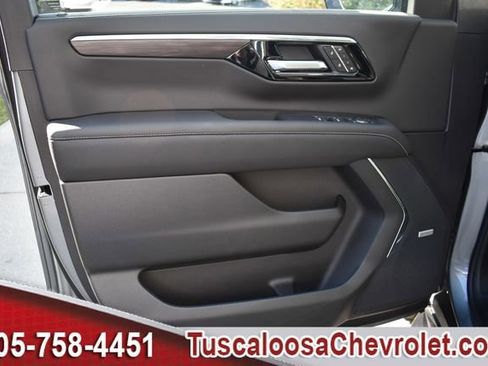 New 2026 Chevrolet Suburban Premier image 15