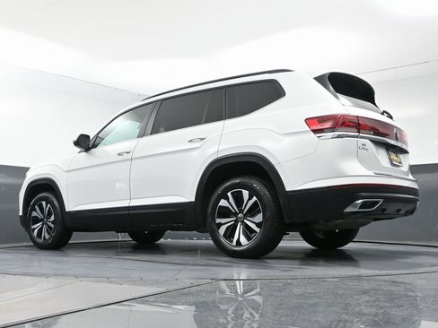 Used 2024 Volkswagen Atlas SE image 54