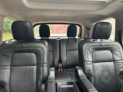 Used 2020 Lincoln Aviator Reserve w/ Equipment Group 201A AWD/4WD image 12