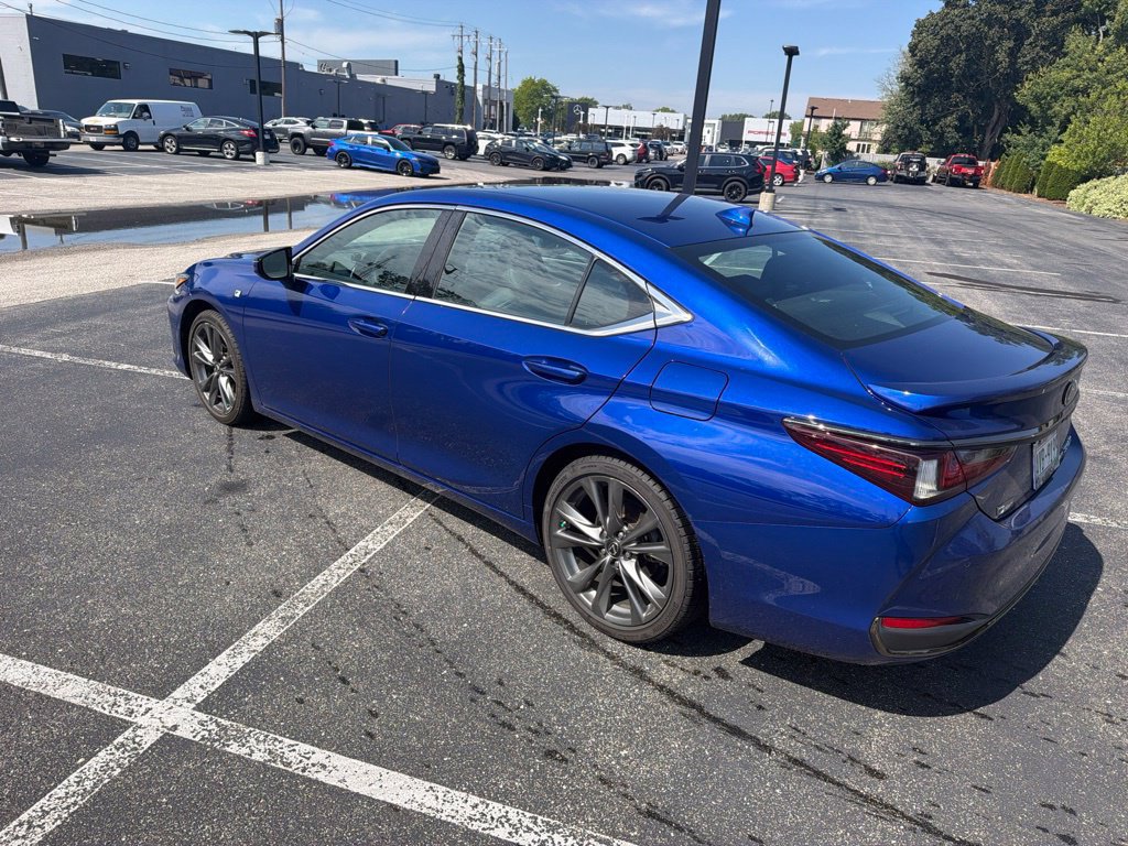 Used 2021 Lexus ES 250 F Sport AWD/4WD image 2
