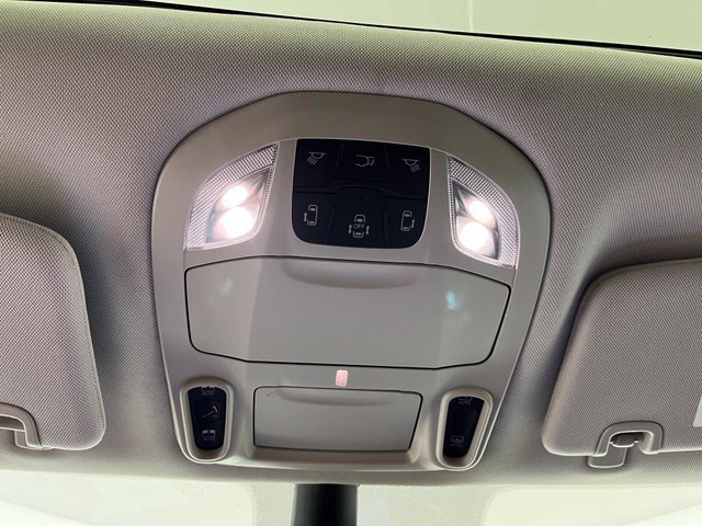 Used 2023 Chrysler Pacifica Limited AWD/4WD image 38