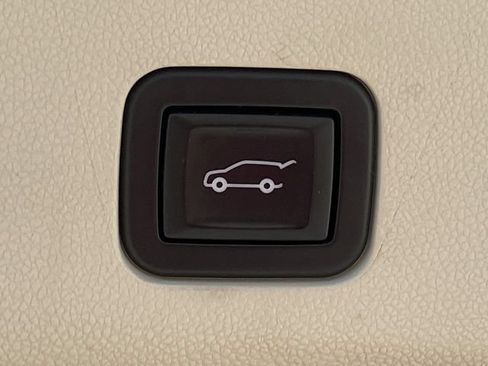 Used 2021 Cadillac Escalade Premium Luxury Platinum AWD/4WD image 6