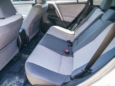 Used 2014 Toyota RAV4 LE FWD image 17