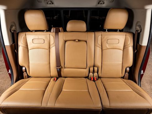 Used 2023 RAM 3500 Limited image 34