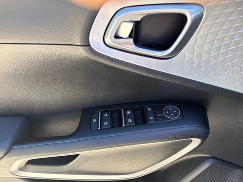 Used 2024 Kia Soul LX w/ Option Group 015 image 15