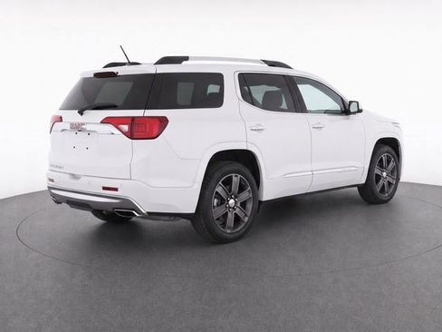 Used 2017 GMC Acadia Denali w/ Technology Package FWD image 3