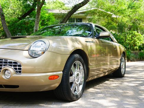 Used 2005 Ford Thunderbird RWD image 17