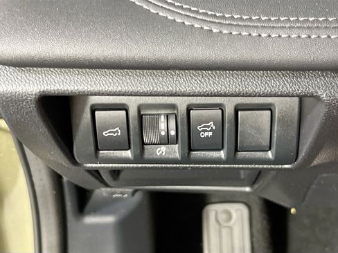 Used 2023 Subaru Outback Touring AWD/4WD image 10