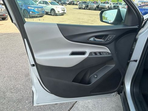 Used 2018 Chevrolet Equinox LT AWD/4WD image 14