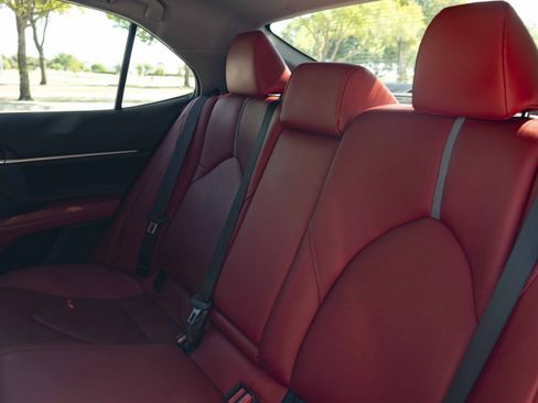 Used 2018 Toyota Camry XSE w/ Driver Assist Package FWD image 18