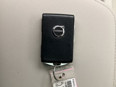 Used 2022 Volvo XC60 T8 Inscription AWD/4WD image 20