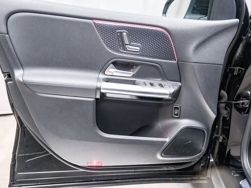 Used 2025 Mercedes-Benz GLA 250 image 23