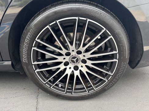 Used 2023 Mercedes-Benz C 300 Sedan image 7