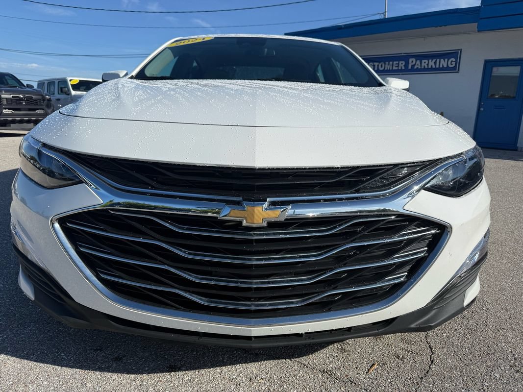 Used 2024 Chevrolet Malibu LS w/ Driver Confidence Package FWD image 3