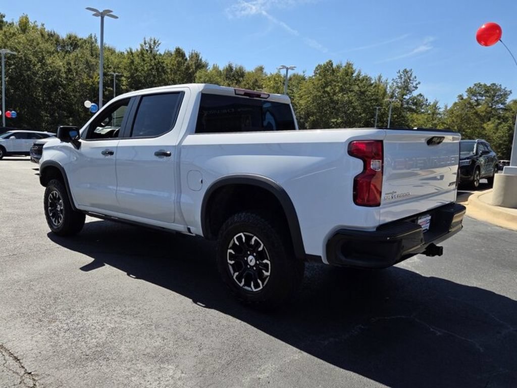 Used 2024 Chevrolet Silverado 1500 ZR2 w/ Technology Package AWD/4WD image 3