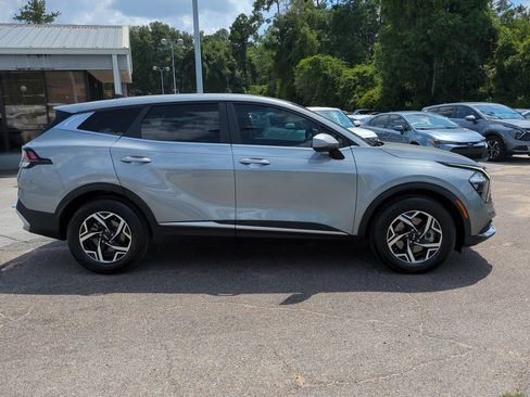 Certified 2023 Kia Sportage LX FWD image 4