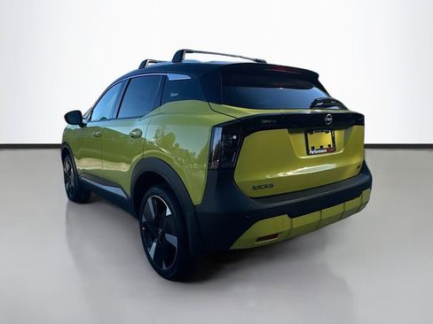 New 2025 Nissan Kicks SR image 6