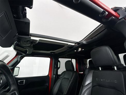 Used 2020 Jeep Gladiator Overland image 23