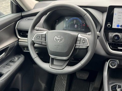 Used 2026 Toyota Grand Highlander AWD image 19
