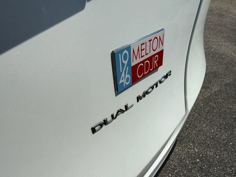 Used 2023 Tesla Model Y Long Range AWD/4WD image 19