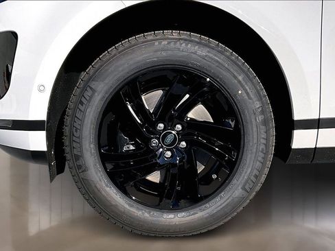 Used 2026 Land Rover Range Rover Evoque S image 13