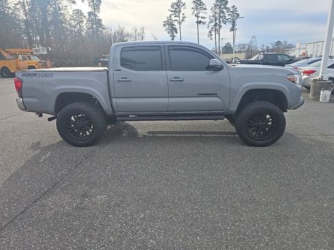 Used 2021 Toyota Tacoma SR5 image 4