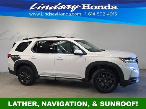 Used 2023 Honda Pilot Touring image 3