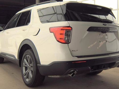 Used 2024 Ford Explorer XLT w/ Equipment Group 202A image 3