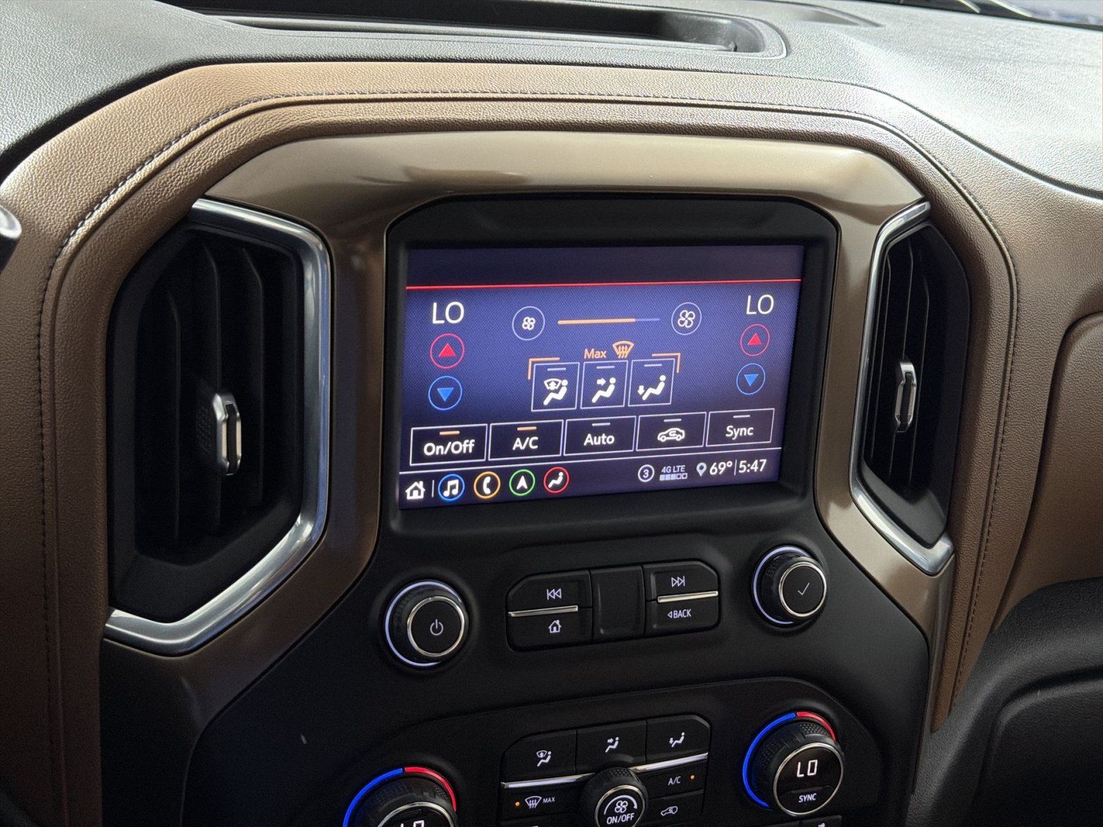 Used 2020 Chevrolet Silverado 1500 High Country AWD/4WD image 21