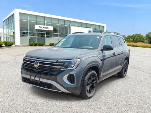 New 2026 Volkswagen Atlas Peak Edition AWD/4WD image 1