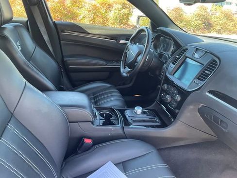 Used 2018 Chrysler 300 S w/ 300S Premium Group image 7